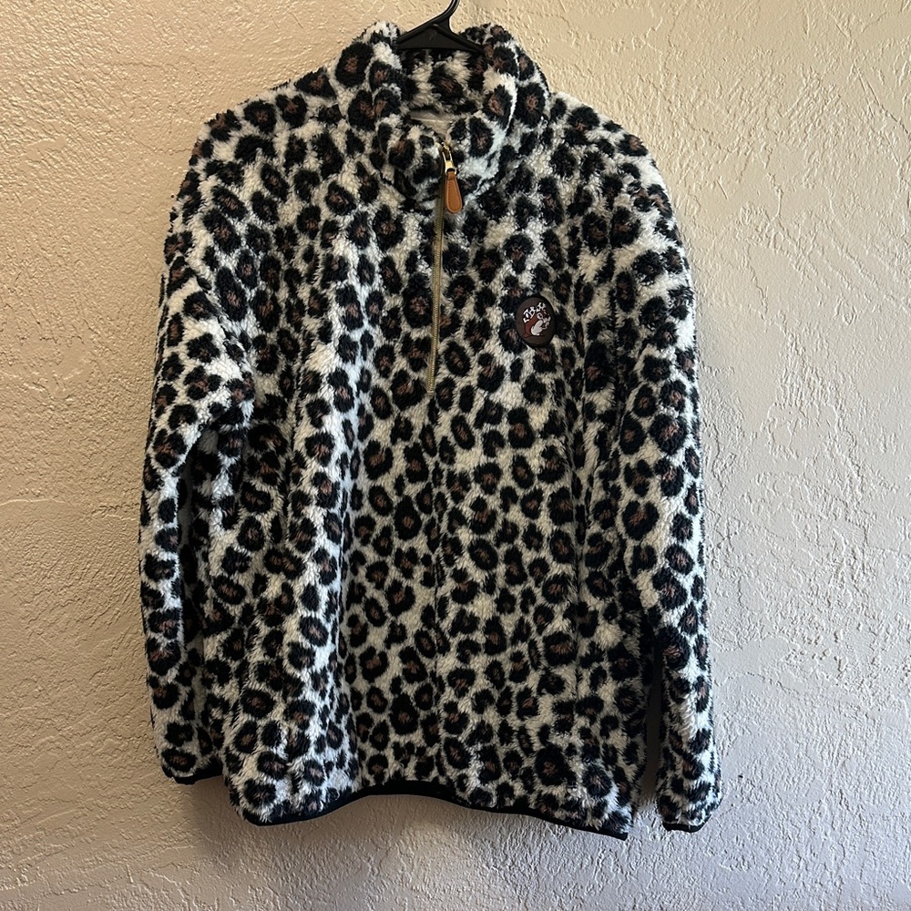 Buc-ee’s Leopard Print Fleece Pullover